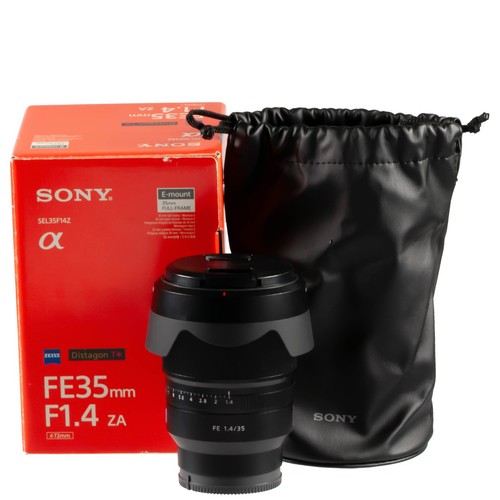 Sony 70mm za - 16-70mm, f/4.0